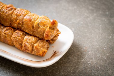 Derin kızarmış Yengeç rulo