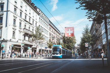 Zürih, İsviçre - 23 Ağustos 2018: Bir tramvay cente sürücüler