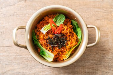 sebze ve kimchi Koreli anlık erişte