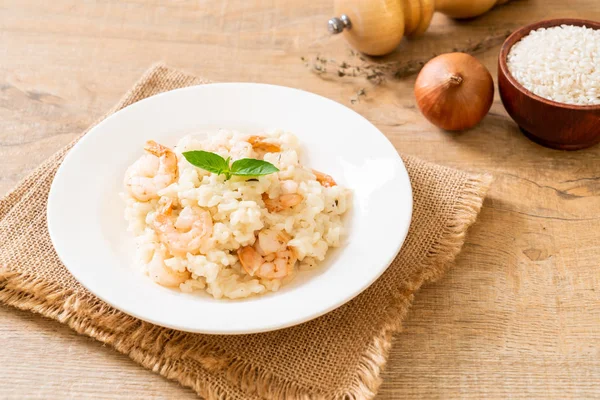 Risoto italiano com camarões — Fotografia de Stock