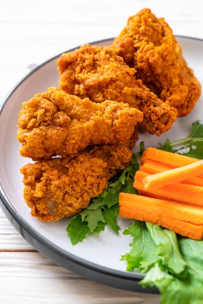 fried spicy chicken wings