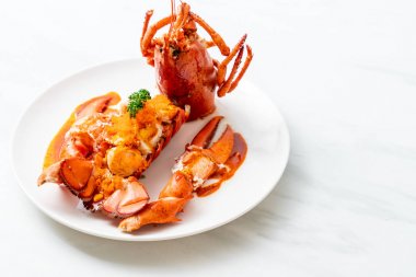 Istakoz kuyruğu biftek sosu ile