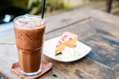 buzlu çikolata milkshake cam