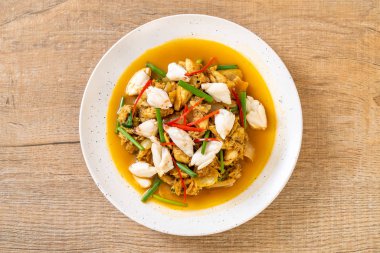 köri tozu ile kızartılmış Yengeç