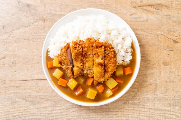 Chrupiące kotlet smażony z curry i ryżu — Zdjęcie stockowe