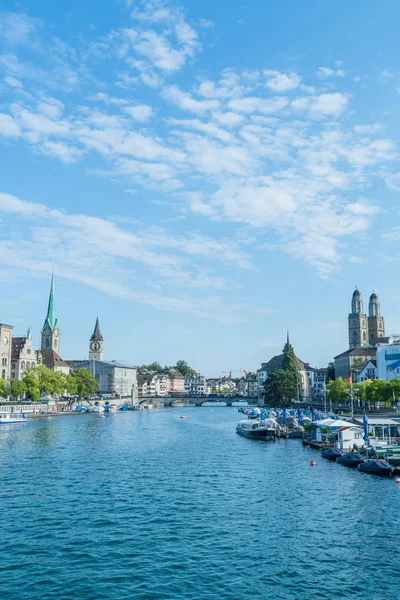Zurich city center with famous Fraumunster and Grossmunster Chur — Stock Photo, Image