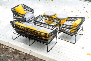 Kanepe dekorasyon açık veranda üzerinde yastık