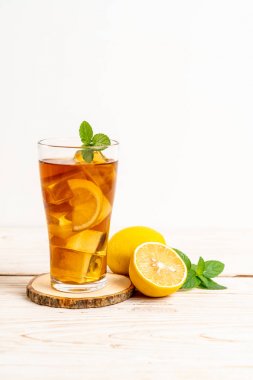 Buz limon çay bardak