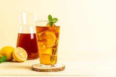 Buz limon çay bardak