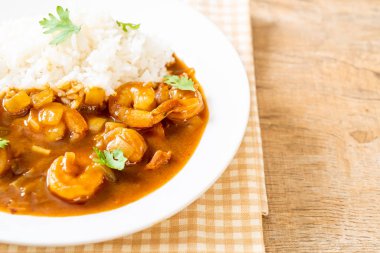 Pirinç Köri soslu karides