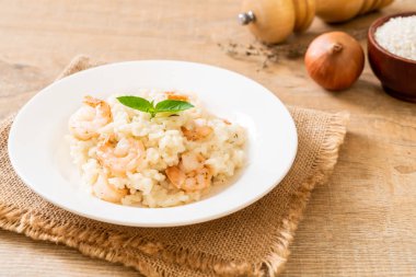 karides ile İtalyan risotto