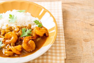 Pirinç Köri soslu karides