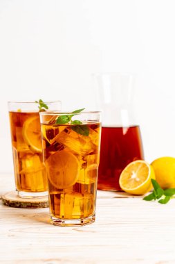 Buz limon çay bardak