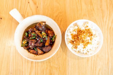 kurutulmuş bak kut pirinç ile