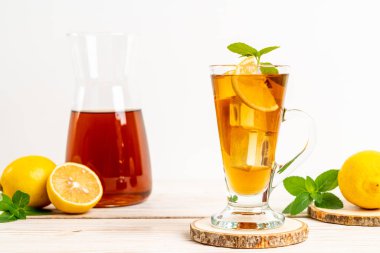 Buz limon çay bardak