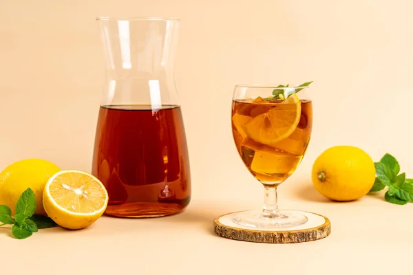 Buz limon çay bardak — Stok fotoğraf