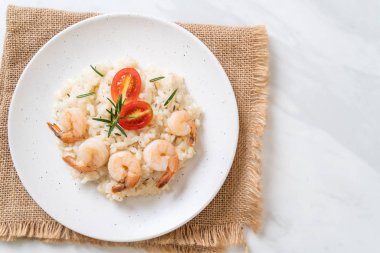 karides ile İtalyan risotto