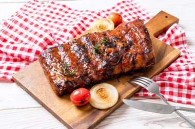 Izgara Barbekü kaburga domuz