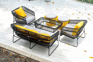 Kanepe dekorasyon açık veranda üzerinde yastık