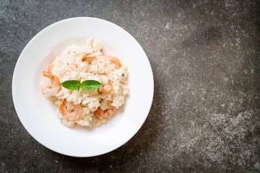 karides ile İtalyan risotto
