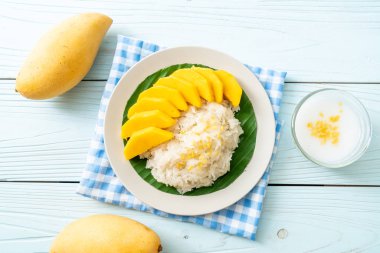 yapışkan pirinç ile mango