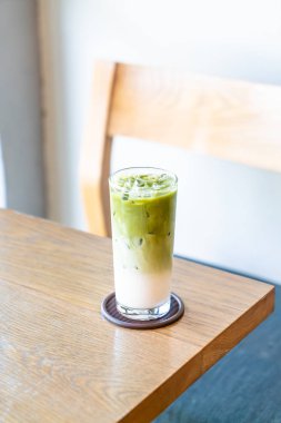 Sütlü buzlu matcha yeşil çay