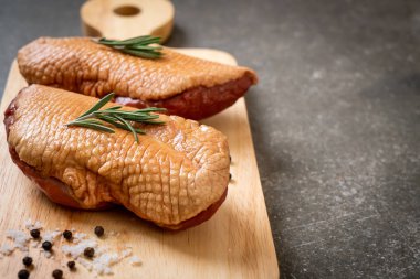 taze çiğ duck meme