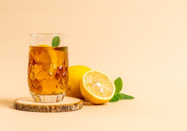 Buz limon çay bardak