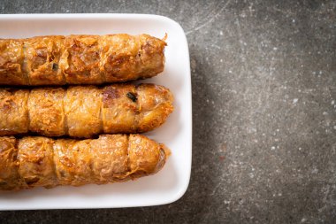 Derin kızarmış Yengeç rulo