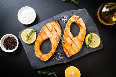 ızgara somon biftek fileto 