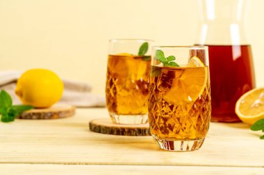 Buz limon çay bardak