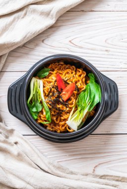 sebze ve kimchi Koreli anlık erişte