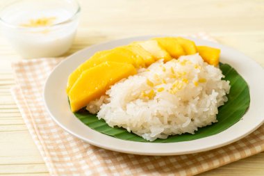 yapışkan pirinç ile mango