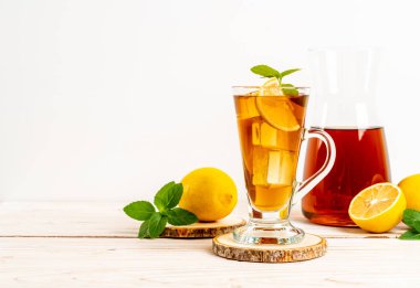 Buz limon çay bardak
