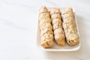 Buharda yengeç et rulo