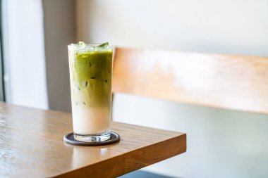 Sütlü buzlu matcha yeşil çay