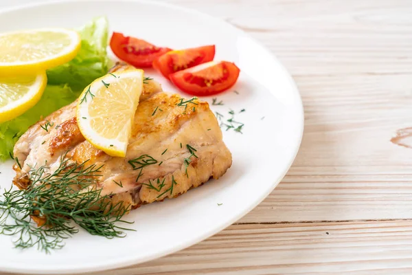 Grilled snapper fish steak — Stock Photo, Image