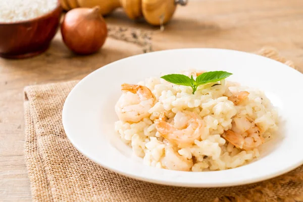 Risoto italiano com camarões — Fotografia de Stock