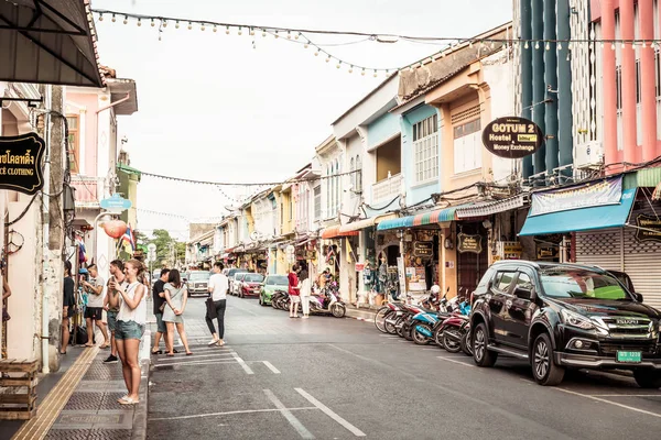 Phuket, Tailândia, 27 de abril de 2019: Cidade velha de Phuket com bui antigo — Fotografia de Stock