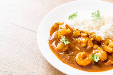 Pirinç Köri soslu karides