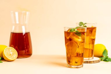 Buz limon çay bardak