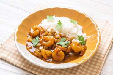 Pirinç Köri soslu karides