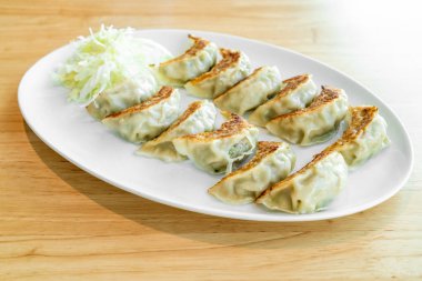 Japon gyoza veya soya sosu ile köfte