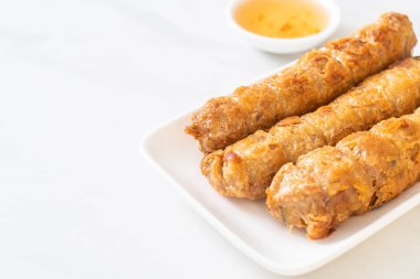 Derin kızarmış Yengeç rulo