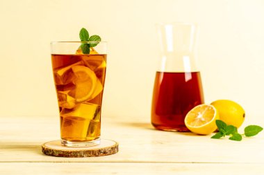 Buz limon çay bardak