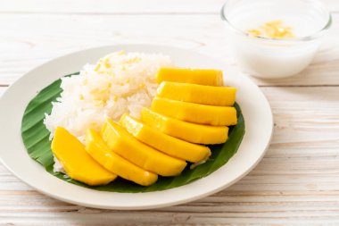 yapışkan pirinç ile mango