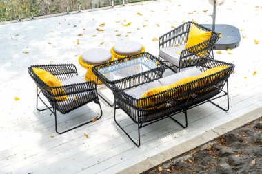 Kanepe dekorasyon açık veranda üzerinde yastık