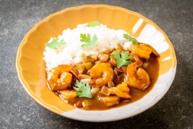 Pirinç Köri soslu karides