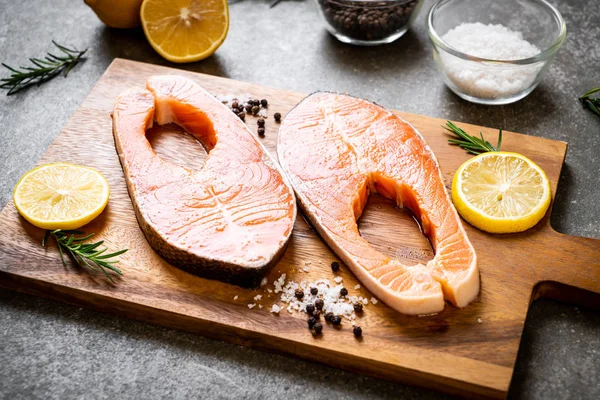 Fresh raw salmon fillet steak — Stock Photo, Image