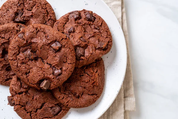 Galletas de chocolate con chispas de chocolate — Foto de Stock